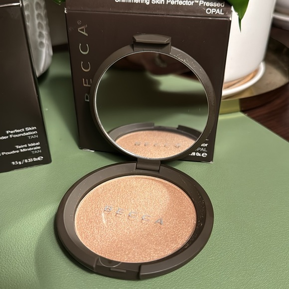 Becca highlighter and powder foundation duo, ✨ NIB! - Picture 3 of 9